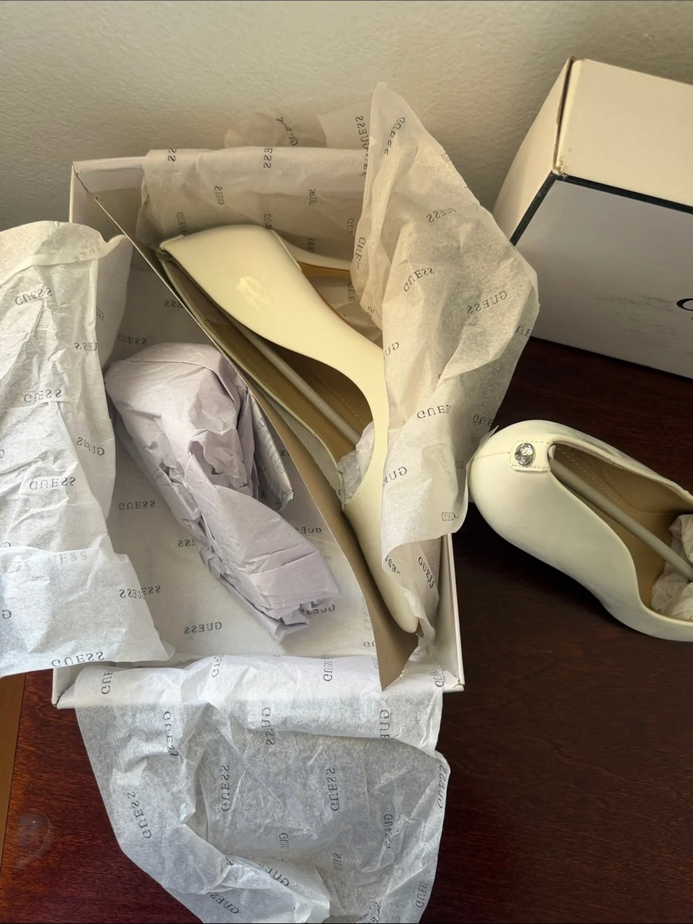 Guess White Pointed-Toe High Heel Pump